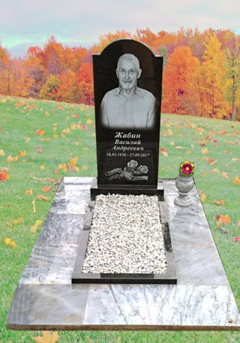 Памятник №15Размер: 110x50x7 см. Стоимость под ключ: 90 500 руб.